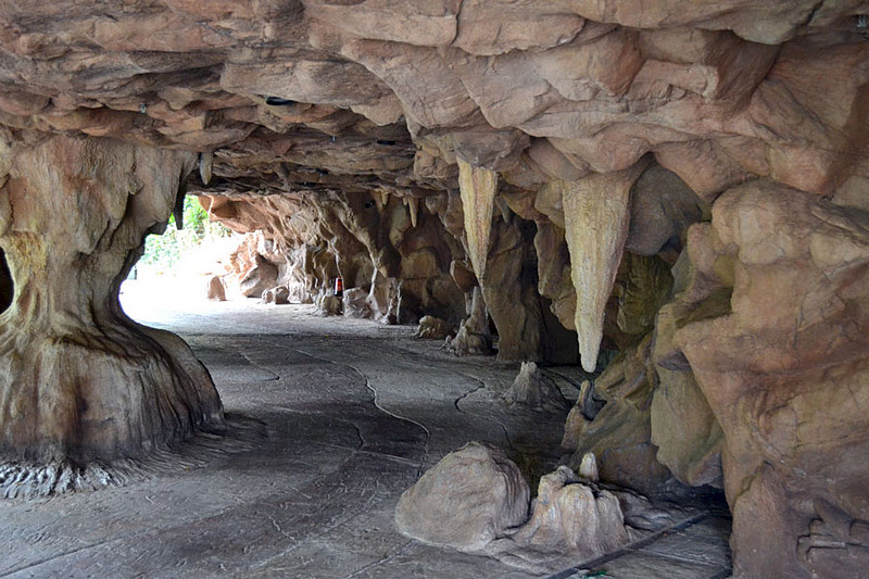 jaskinia-stalaktyty-beton-d